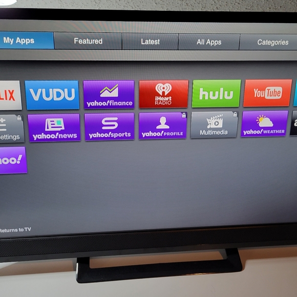Vizio 24-Inch 1080p Smart LED TV E24-C1 - Picture 3 of 9